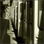 Viele Türen -     Regionalexpress Stuttgart - Nürnberg im Hauptbahnhof Stuttgart.