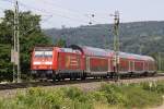 146 225-8 fhrt am 22.06.2014 fr das BaW-Ticket werbend durch Uhingen.