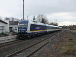 Ein Alex mit BR 223 (Siemens EuroRunner 20) bei der durchfahrt am 14.01.2023 in Oberkotzau.

Foto von Bahnsteig 4/5 gemacht.