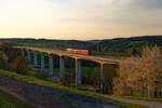 Ein unbekannt gebliebener 440 als RE 58227 (W�rzburg Hbf - N�rnberg Hbf) bei Emskirchen, 20.04.2022