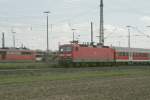 143 824 zieht ein RB nach Regensburg bei Regensburg Ost.13.09.07
