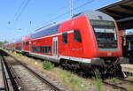 DBpbzfa 50 80 86-75 097-5 stand in Abweichende Wagenreihung als RE 9310 von Rostock Hbf nach Schwerin Hbf im Rostocker Hbf.17.05.2024