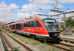 642 548 als RB11(Rostock-Tessin) und dahinter stand 642 079 am Mittag des 20.06.2025 im Rostocker Hbf.