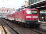 RE38351 von Stralsund nach Elsterwerda kurz vor der Ausfahrt im Bahnhof Stralsund.Aufgenommen am 22.08.06