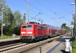 011 093 mit dem RE4 Wupper Express, von Dortmund nach Aachen am 14.10.2017 bei der Durchfahrt des Haltepunkt Hückelhoven Brachelen, KBS 485