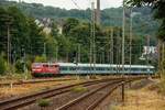 DB 111 137-6 mit RE13 Ersatzzug  Maas-Wupper-Express  in Wuppertal, Juli 2025.