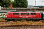DB 111 137-6 mit RE13 Ersatzzug  Maas-Wupper-Express  in Wuppertal, Juli 2025.