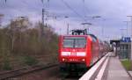 RE 2 Rhein-Haard-Express von Mnster nach Mnchengladbach. Hier durchfhrt der RE 2 den Bahnhof Essen-Kray-Nord. 07.04.2007