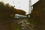 Im Oktober 1997 fhrt ein RE, noch in grn wei, aus Klingenberg-Colmnitz in Richtung Dresden.