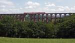 Ein RegioExress der VVO am 16.07.2015 auf der Göltzschtalbrücke.