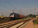 DB ES 64 U2-028 mit der RB 16317 von Eisenach nach Halle (S) Hbf, am 26.08.2011 in Grokorbetha.