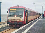 VT 628 der neg als RB 65 nach Niebüll in Dagebüll Mole, 29.01.2023.
