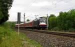 DB ES 64 U2-037 mit der RB 16322 von Halle (S) Hbf nach Eisenach, am 30.08.2012 bei Ingersleben.