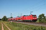 Nachschuss auf die Freiburger 146 237-3  Karlsruhe , als diese am Nachmittag des 13.06.2019 ihren RE (Basel Bad Bf - Offenburg) südlich von Buggingen über die KBS 703 durchs