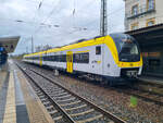 ET 440 017-2 im bwegt Design mit der RB 63 nach Bad Urach in Reutlingen Hbf, 27.03.2024.