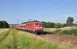 111 070 ist mit RB 15348 auf der Main-Neckar-Bahn nach Frankfurt unterwegs.Aufgenommen bei Ladenburg am 16.6.2012