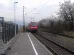 Und hier ist 111 054 bei der Ausfahrt mit ihrer Regionalbahn in Neuenburg (Baden). (03.04.2012)