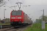 Hier schob 146 116-9  Baden-Wrttemberg erfahren  einen RegionalExpress aus dem Bahnhof von Kenzingen gen Norden raus. (02.05.2013)