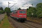 Hier die Freiburger 111 062-6  Neuenburg am Rhein  mit einer RB nach Basel Bad Bf am 25.06.2013 beim Beschleunigen aus dem Bahnhof von Schallstadt.