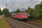 Am 25.06.2013 schob 111 060-0 ihrer RB in den Bahnhof von Schallstadt ein.