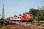Im Blockabstand hinter 146 116-9 fuhr am 08.06.2014 die 111 062-6  Neuenburg (Baden)  mit einer HVZ-RB hinterher durch den Bahnhof von Orschweier.