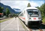 RE 2082  KNIGSSEE  von Berchtesgaden Hbf nach Hamburg-Altona. Dank an den Lokfhrer fr das einschalten des Fernlichtes.