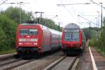 Intercity meets Regionalexpress. Selten so eine Zugbegegnung in Offingen/Donau. (16.07.2008)