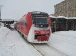 Ausfahrt aus Kirchenlaibach des verspteten RE 3448 (Doppel 612)am 1.1.11 um 9:33 Uhr in Richtung Pegnitz.
Markant die  Schneeschnauze  am Zugschlu. 