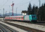 185 633 kommt mit der S3 am 03.Mrz 2012 in Neumarkt(Oberpf) an.