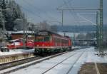 Eine n-Wagen Garnitur verlsst am 09.Februar 2013, gezogen von 111 202, als RB 59346 nach Saalfeld(Saale) mit ca. 40 Minuten Versptung den Kronacher Bahnhof.