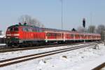 Die 218 462-0 jagt die RB von Buchloe nach Mnchen aus Kaufering am 04.03.2013