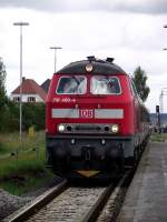 218 460-4 mit RB nach Füssen fährt in Marktoberdorf ein am 16.08.11