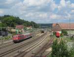 111 224-2 zieht am 02. Juli 2013 eine RB nach Bamberg aus Kronach heraus.