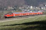 Die 111 186-6 mit der RB von München nach Treuchtlingen bei Dollnstein am 12.03.2014