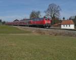 Kurz vor Weizern wurde dieses Motiv ausgesucht, um 218 435-6 mit dem RE 57506 von München nach Füssen zu fotografieren (18.03.2014).