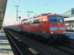 111 148-3 auf Gleis 5 fährt mit dem RB 59092 aus München am 16.