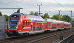 RE5 nach Rostock Hbf mit 445 002 am 05.05.19 Berlin-Blankenburg Richtung Oranienburg.