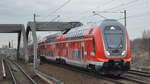 RE5 nach Wünsdorf-Waldstadt mit dem DB Regio Twindexx Vario  445 003  am 16.12.19 Berlin Pankow.