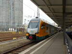 ODEG ET 445.109 (94 80 0445 109-2 D-ODEG) als RE 93970 nach Cottbus Hbf, am 20.04.2022 in Berlin-Lichtenberg.