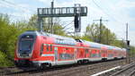 DB Regio AG - Region Nordost mit dem RE5 Richtung Rostock mit dem Twindexx Vario  445 003  am 30.04.22 Berlin Blankenburg.
