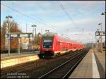 Neustrelitz Hbf am 13.11.07, 09:00 Uhr: Am Gleis 2 fhrt ein, der RE 38309 von Stralsund nach Falkenberg/Elster.