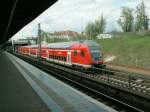 Ein Regionalzug nach Cottbus in Richtung Stadtbahn beim S-Bahnhof Heerstrasse.01.05.08