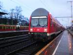 Doppelstock-Steuerwagen (1. Gattung) als RE7 nach Wnsdorf-Waldstadt im Bahnhof Berlin-Karlshorst.