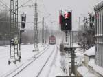 Ein RE / RB kommt vom Berlin-Spandau und fhrt gleich durch den Bhf. Bln.-Jungfernheide am 31.12.2009 