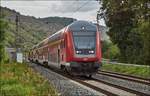 Ein Re 54 geschoben von 146 241-5 ist auf dem Weg nach Frankfurt/M. gesehen am 07.09.2017 bei Gambach.