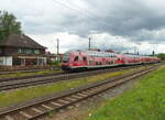 Der RE 4598 von Frankfurt (M) Hbf nach Bebra, am 30.06.2021 in Mecklar.