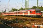 Ein Regionalexpress mit einer 110 schiebend in Richtung Frankfurt Hauptbahnhof. Aufgenommen am 25.09.2009 in Frankfurt Stadion auf Bahnsteig 1.