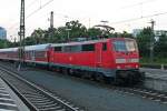 Ebenfalls am 24.05.2013, 111 192-1 mit einem RE nach Weinheim bei der Ausfahrt aus Darmstadt Hbf gen Süden.