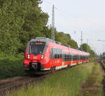442 353 als S1 von Warnemünde nach Rostock bei der Einfahrt in Rostock-Bramow.21.05.2018