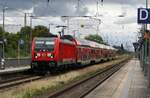 DB 147 014 mit Zug auf Linie RE3 / 3308 nach WSR - Anklam am 26.08.2021